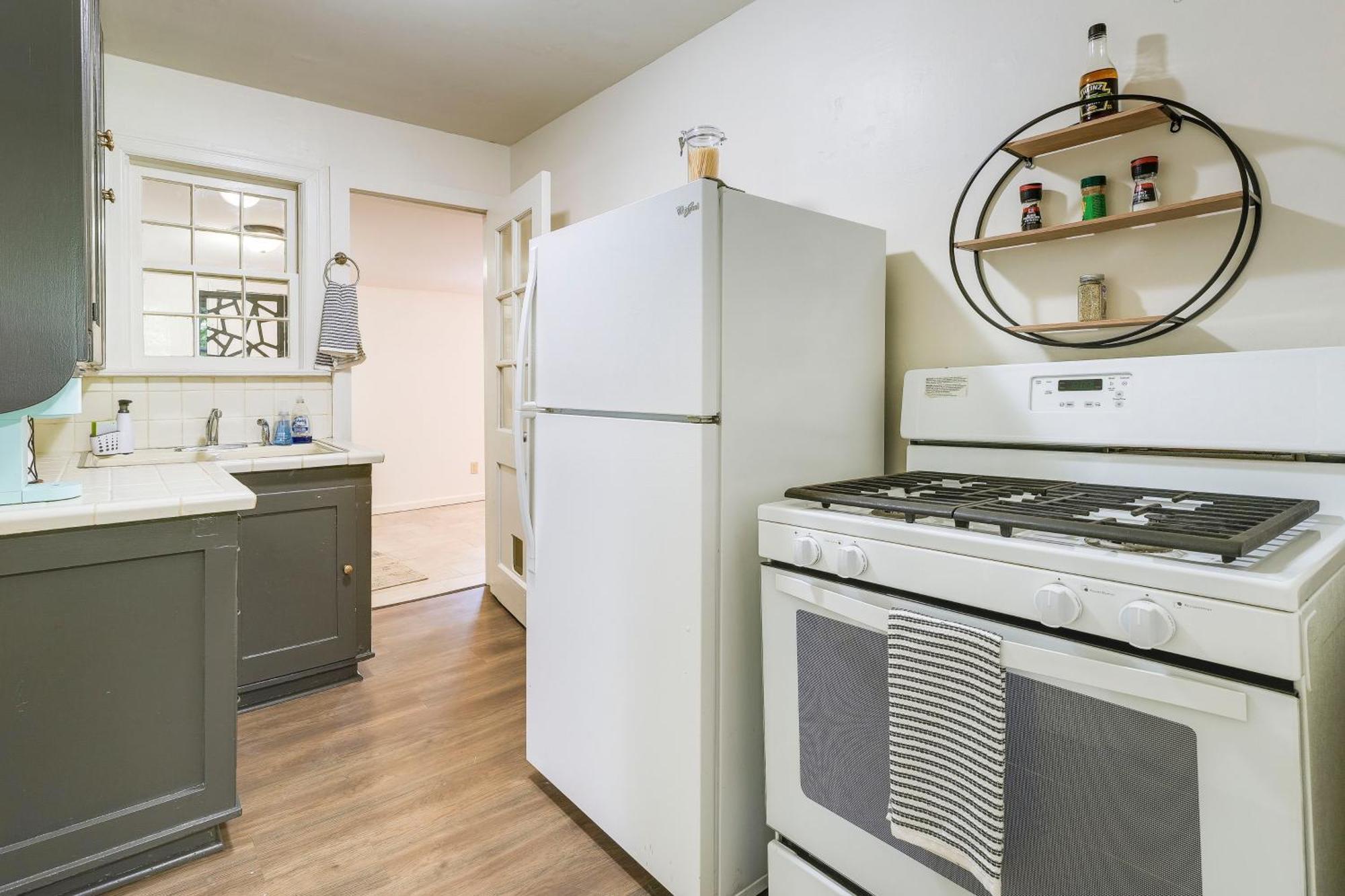 Springfield Home With Yard 3 Mi To Downtown! 외부 사진